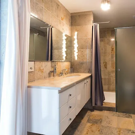 Pan-hays Bed & Breakfast 3*